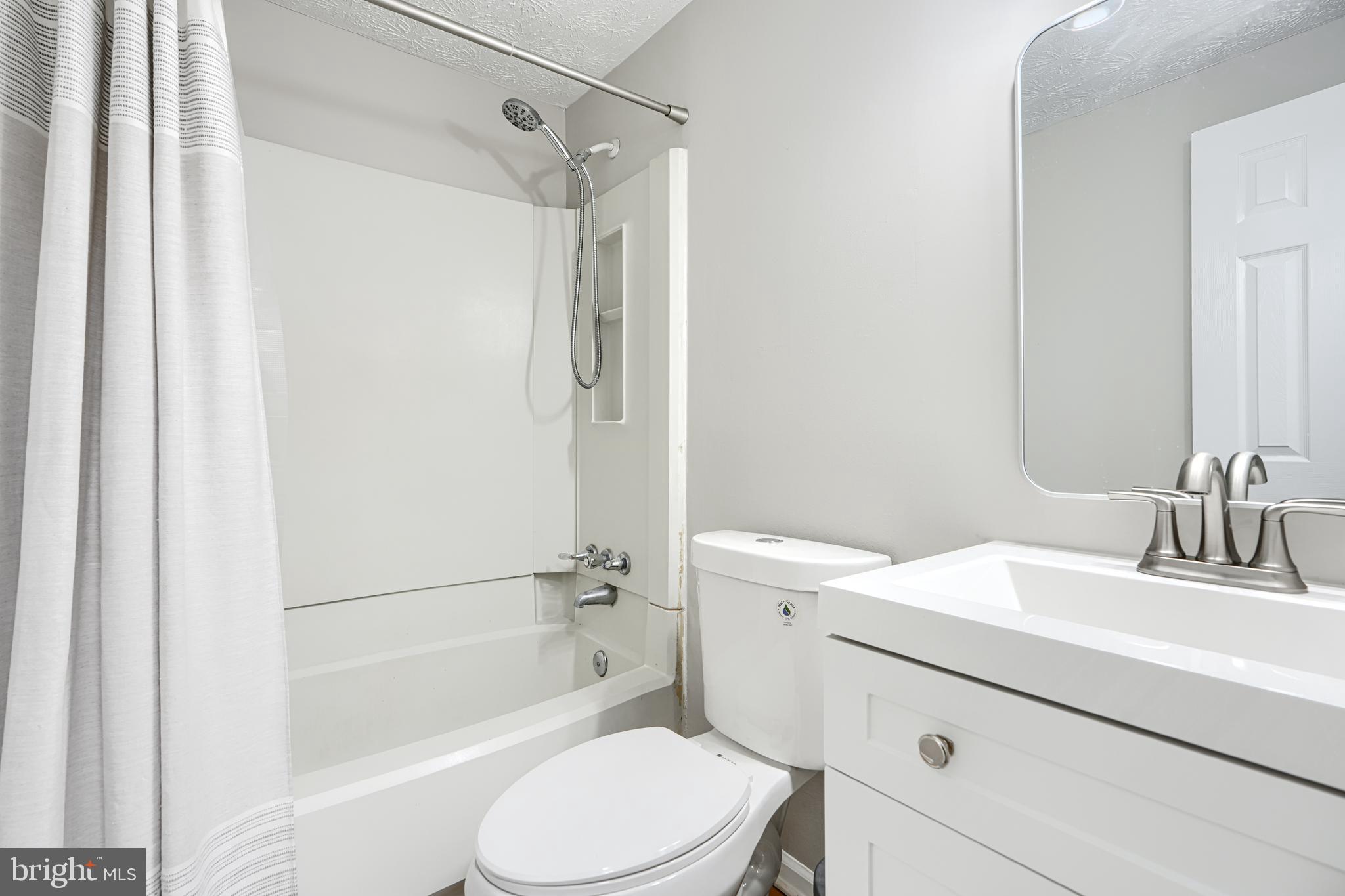 CARROLL CREST - Residential Lease