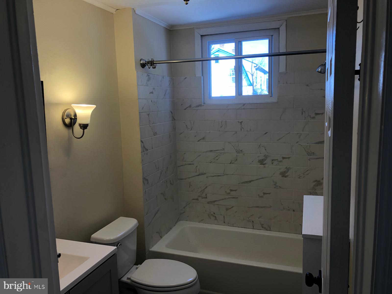 BAEDERWOOD - Residential Lease