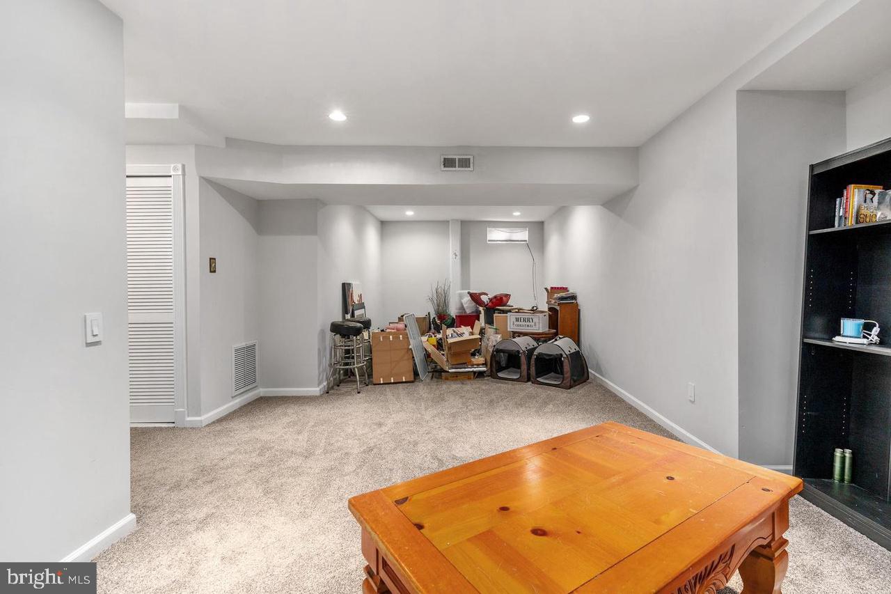 PARK RIDGE - Residential Lease