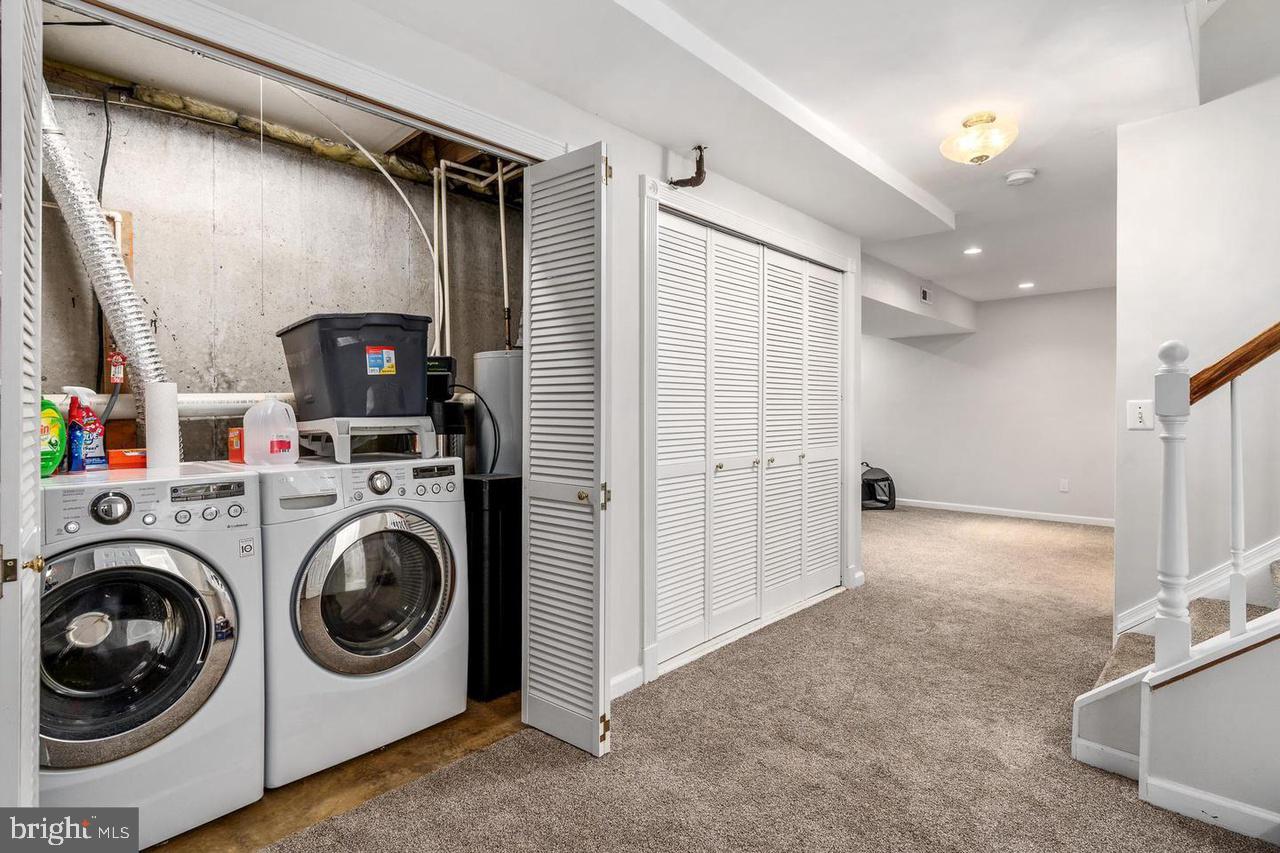 PARK RIDGE - Residential Lease