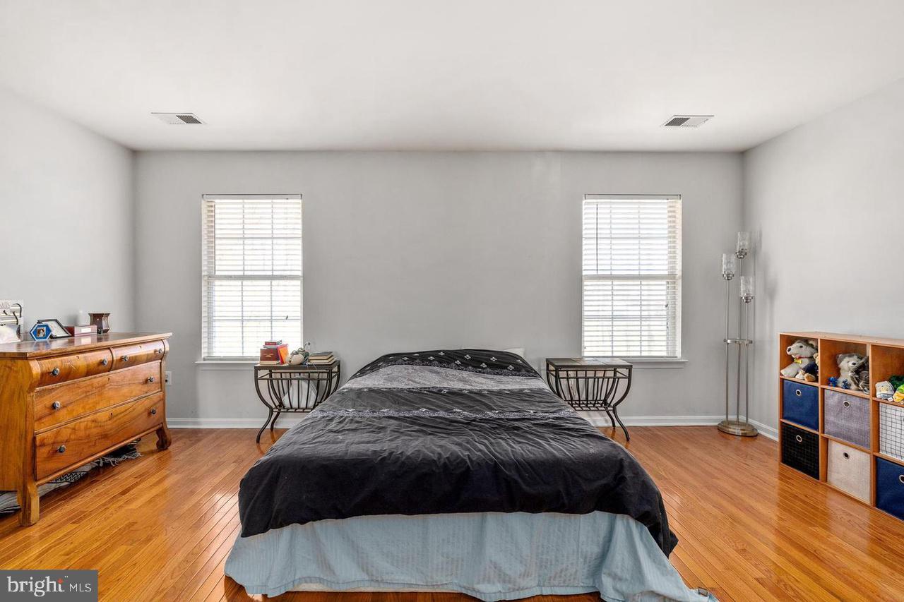 PARK RIDGE - Residential Lease