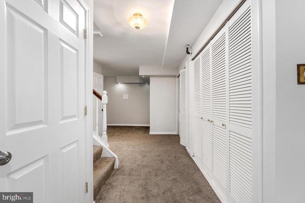 PARK RIDGE - Residential Lease