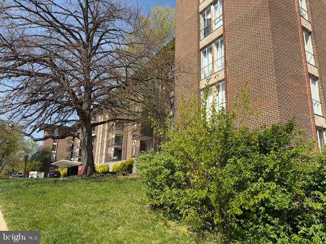 COUNTRY CLUB - Residential