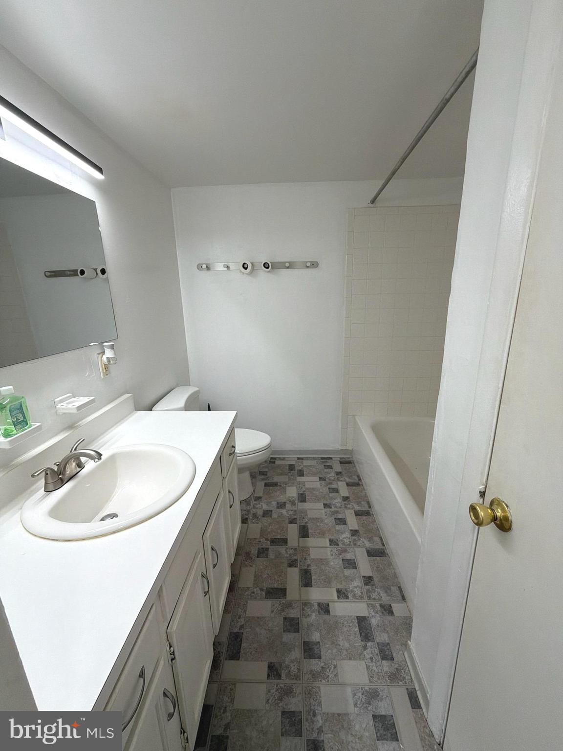 COUNTRY CLUB - Residential