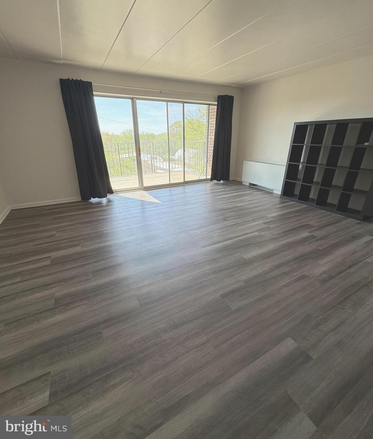 COUNTRY CLUB - Residential