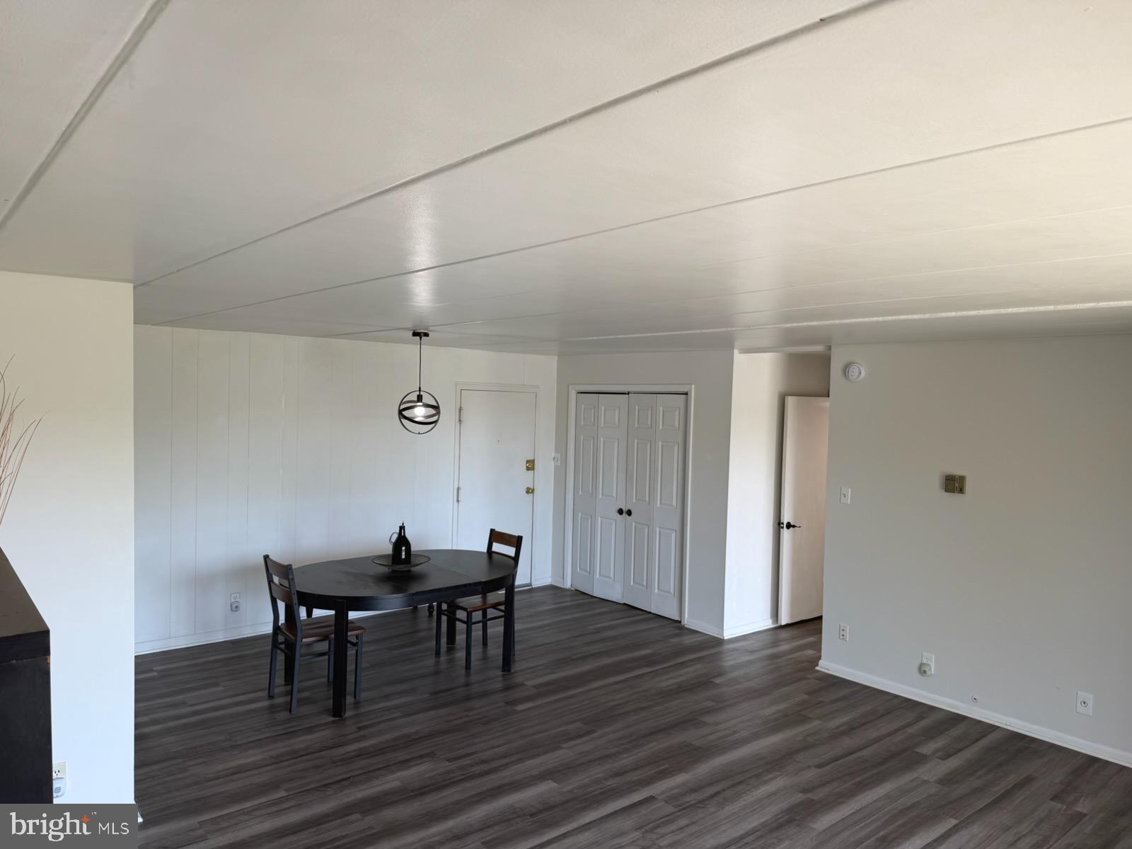 COUNTRY CLUB - Residential