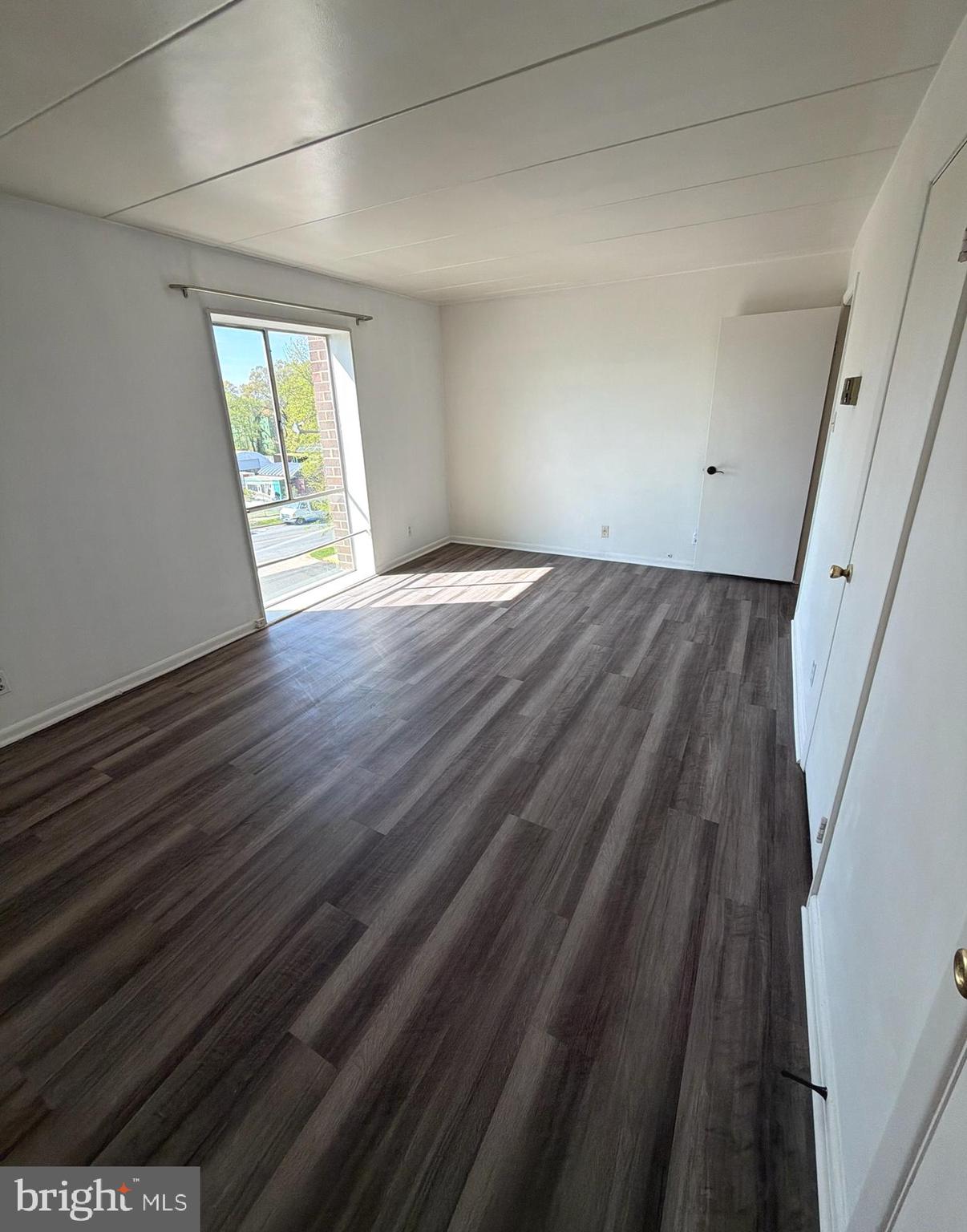 COUNTRY CLUB - Residential