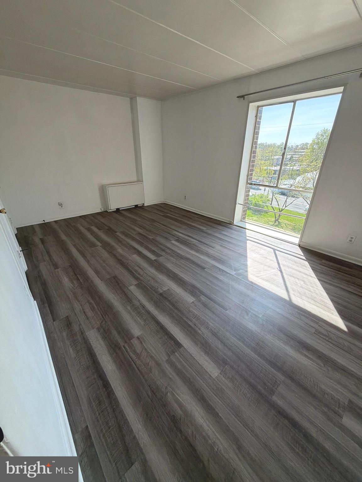 COUNTRY CLUB - Residential