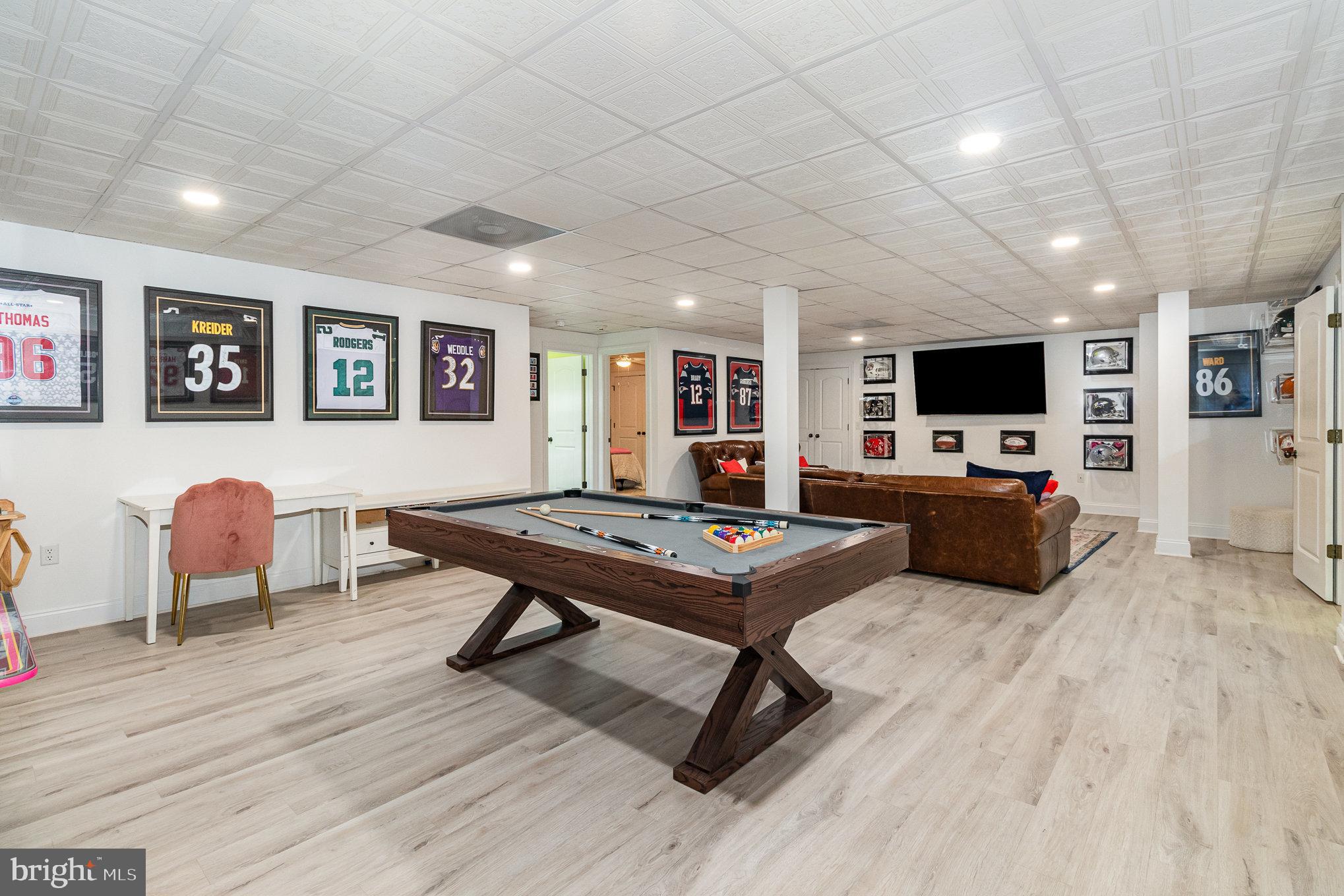 HIGH MEADOW - Residential