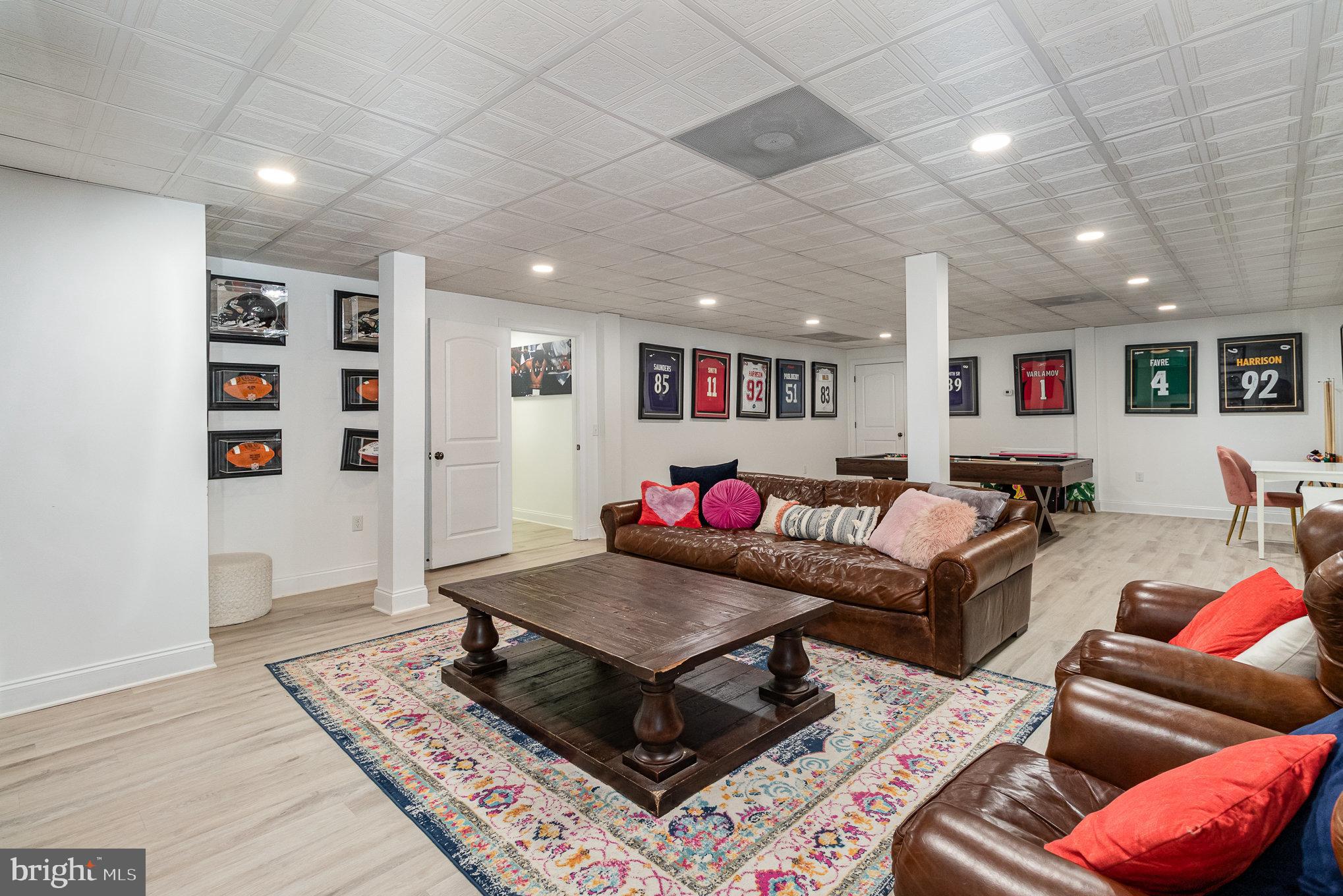 HIGH MEADOW - Residential