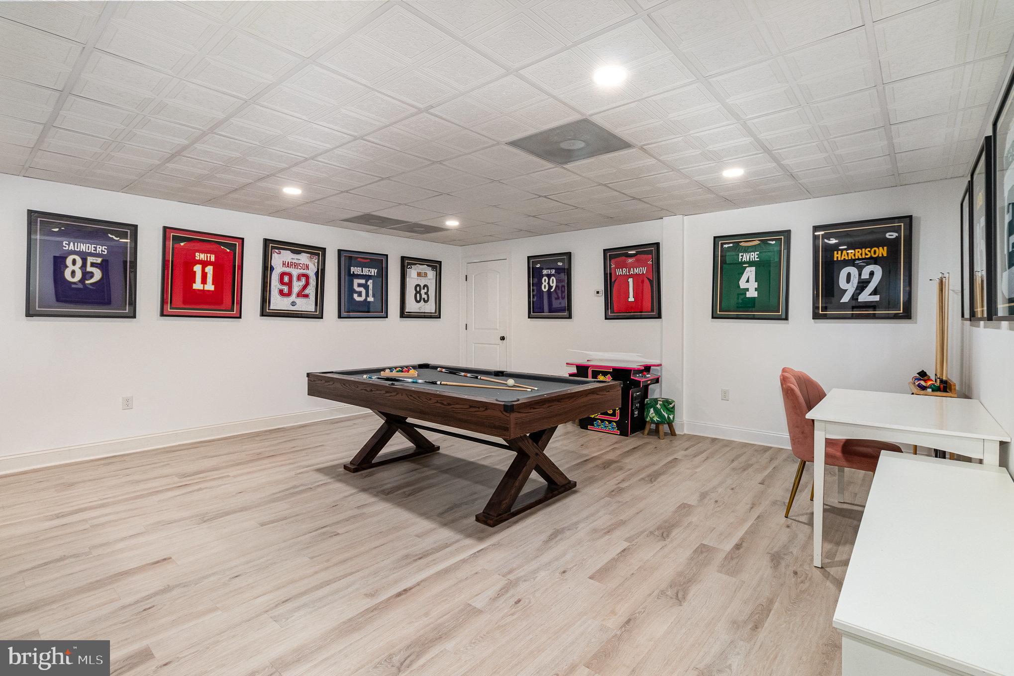 HIGH MEADOW - Residential