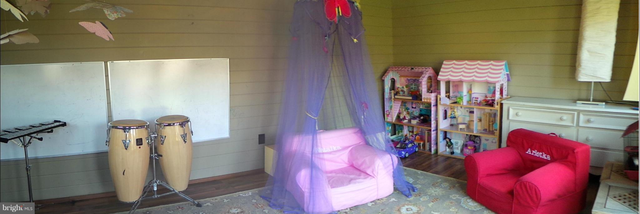 BROOKVILLE KNOLLS - Residential