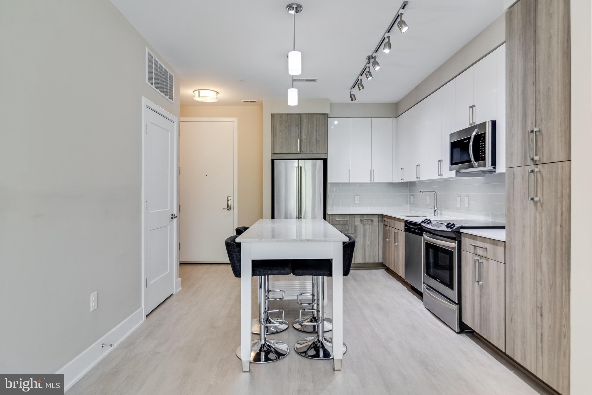 NATIONAL HARBOR - Residential Lease