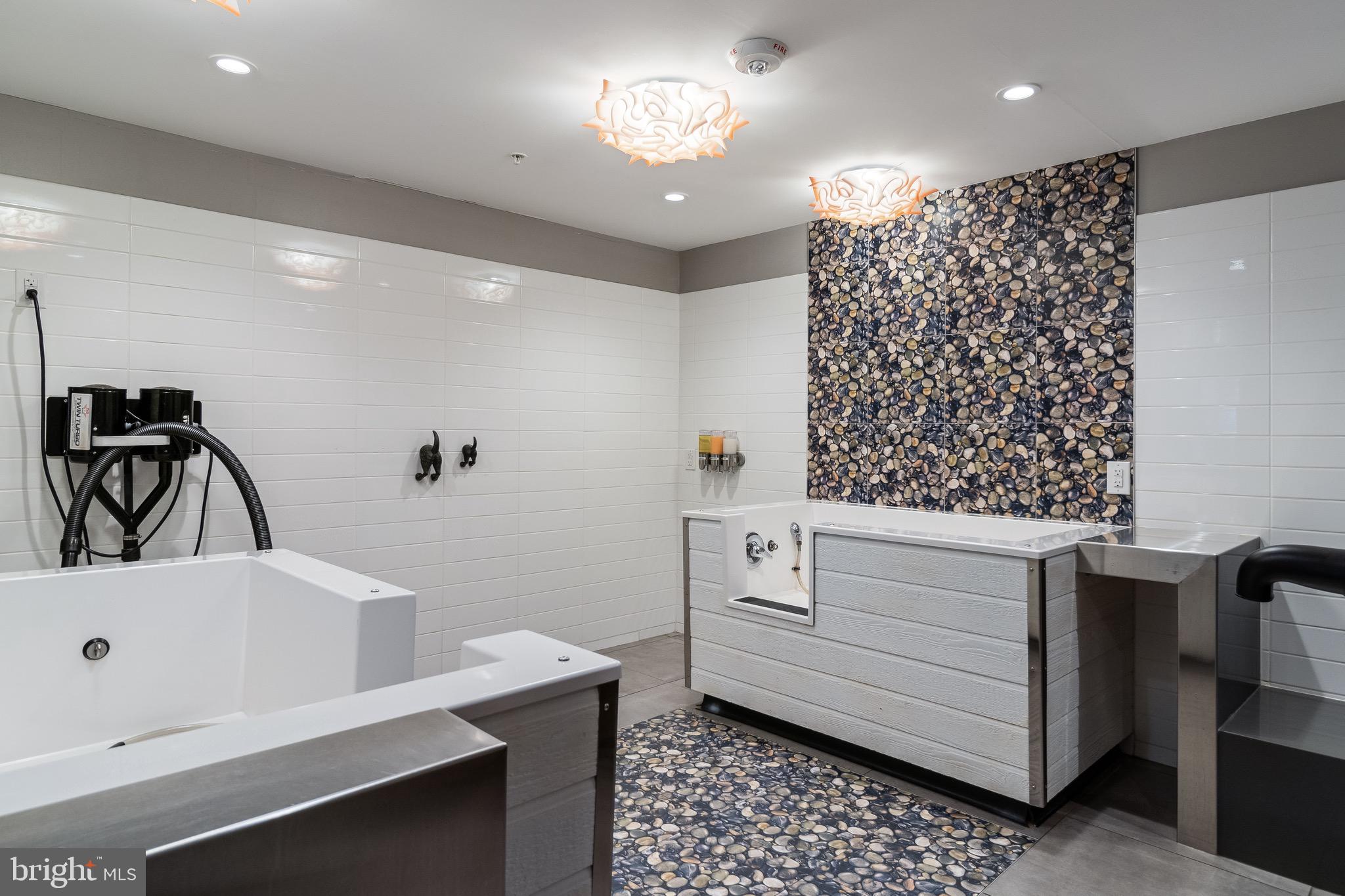 NATIONAL HARBOR - Residential Lease