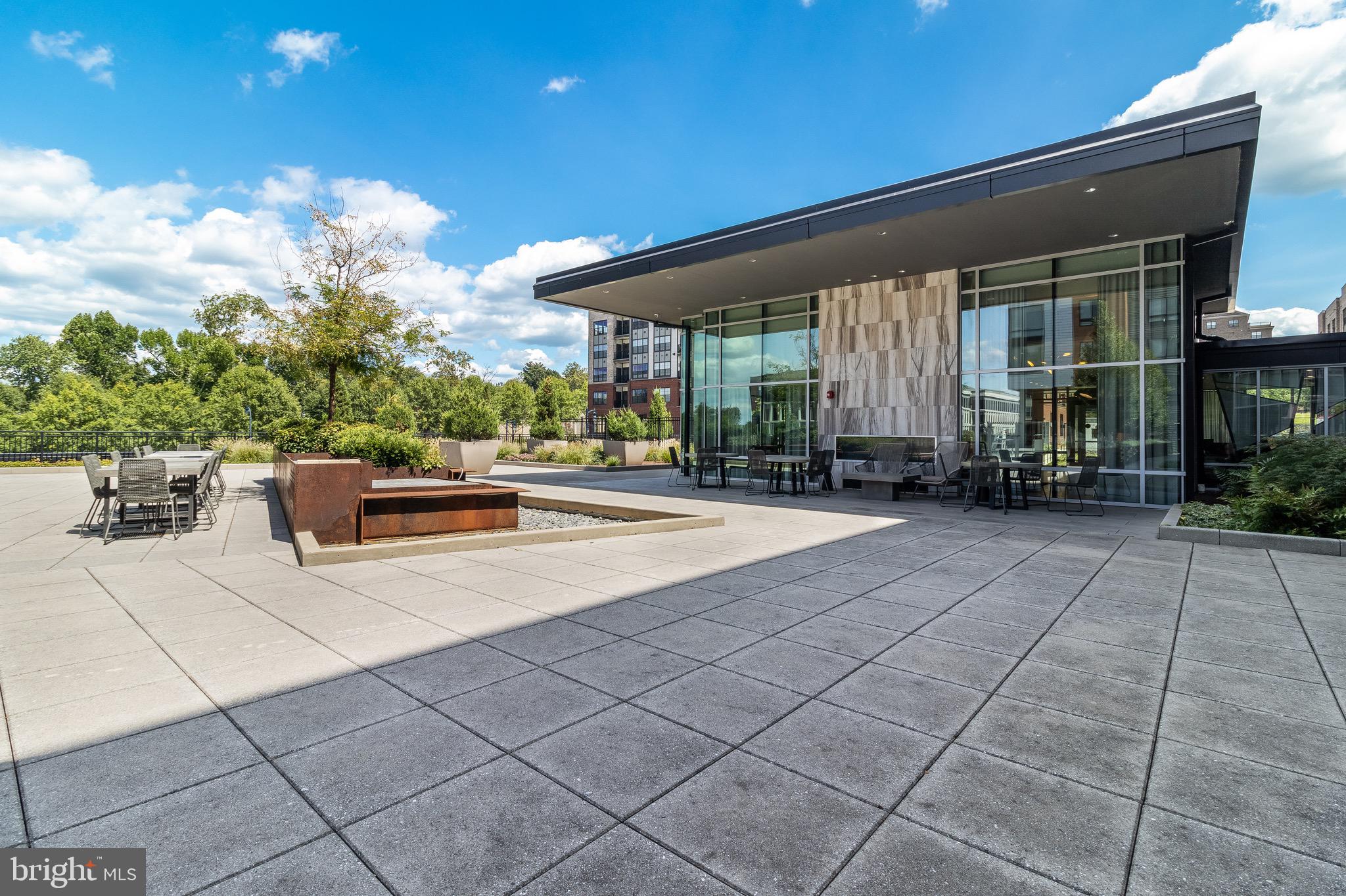 NATIONAL HARBOR - Residential Lease