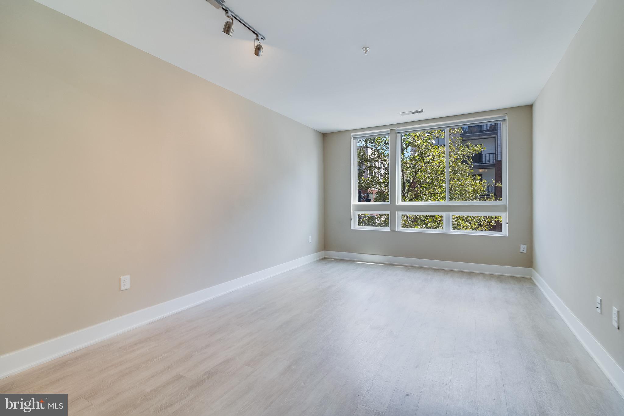 NATIONAL HARBOR - Residential Lease