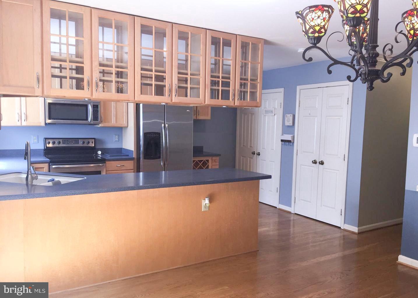 WOODLAND HILLS - Residential Lease