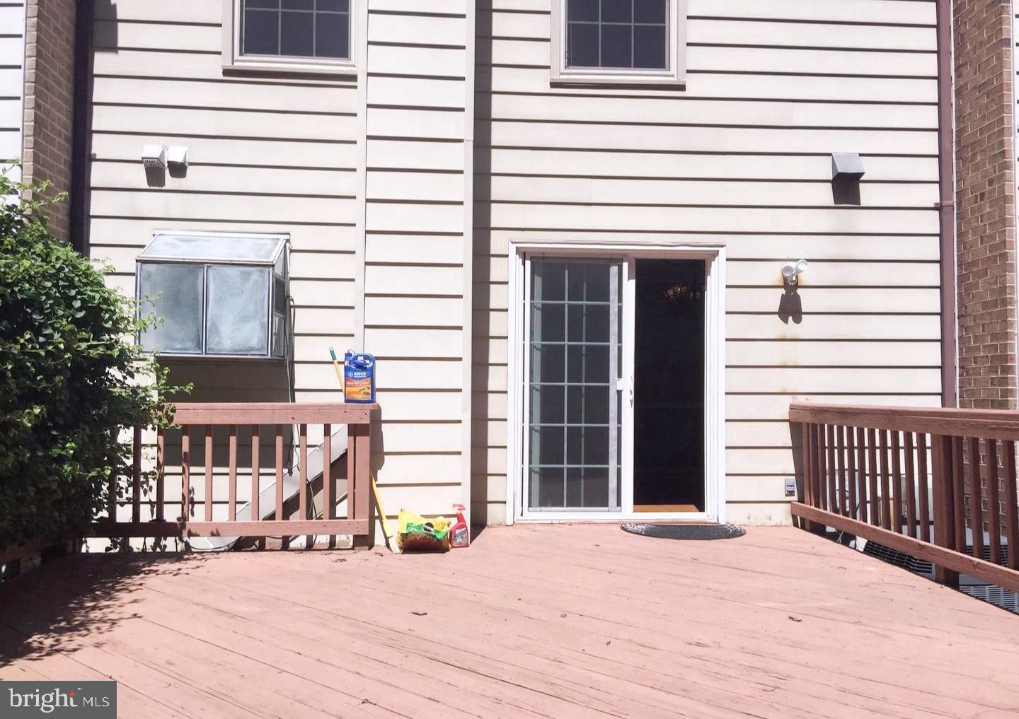 WOODLAND HILLS - Residential Lease