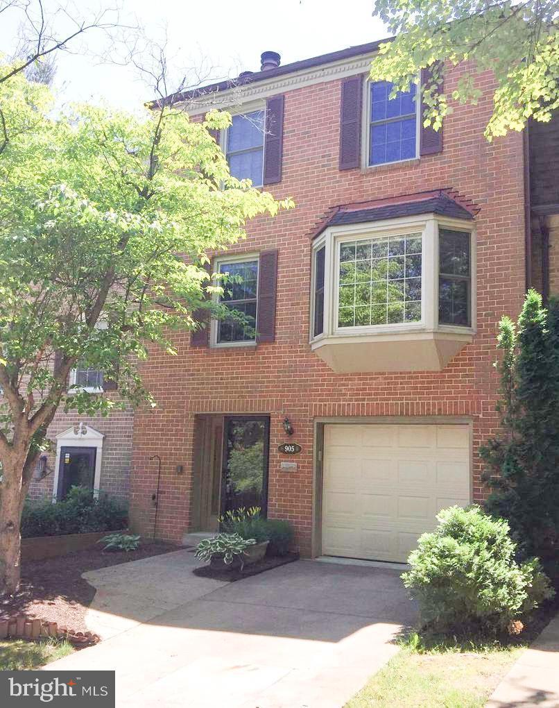 WOODLAND HILLS - Residential Lease