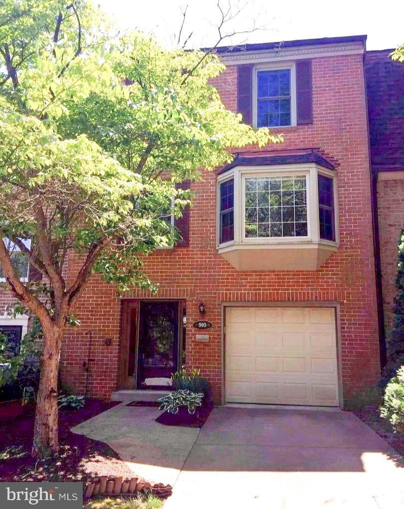 WOODLAND HILLS - Residential Lease