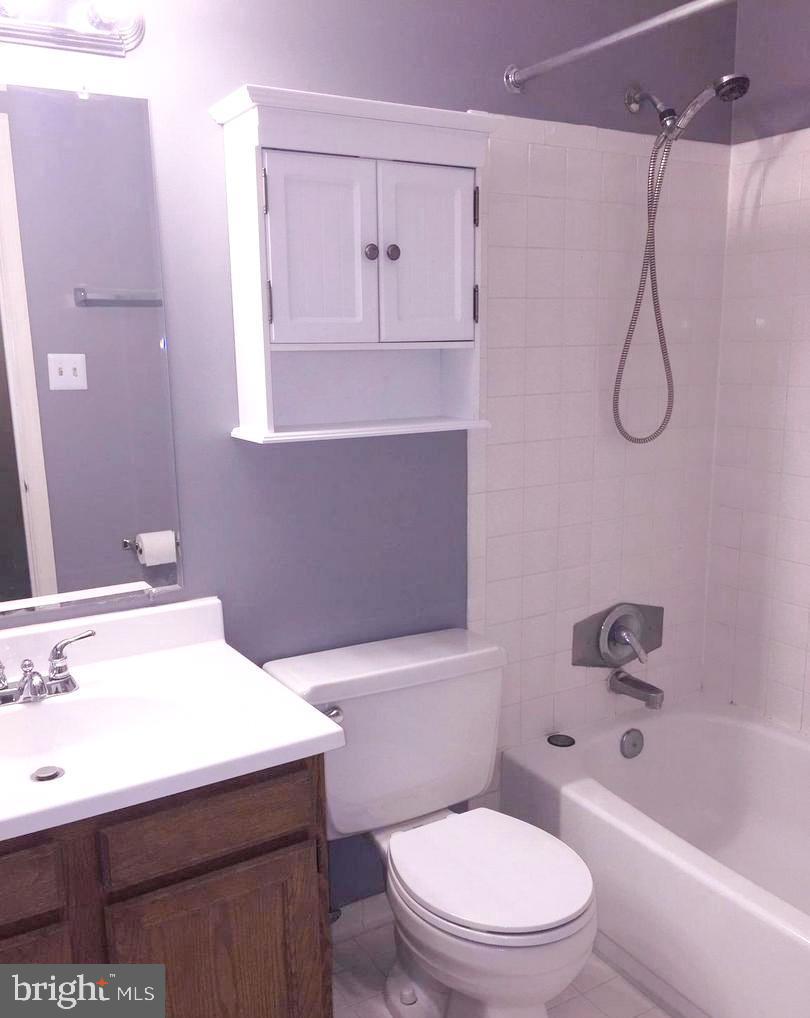 WOODLAND HILLS - Residential Lease