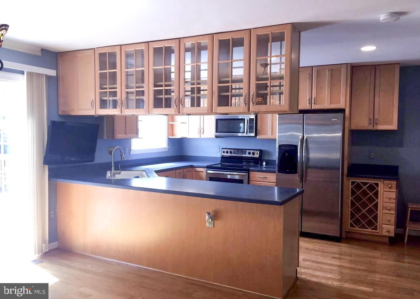 WOODLAND HILLS - Residential Lease