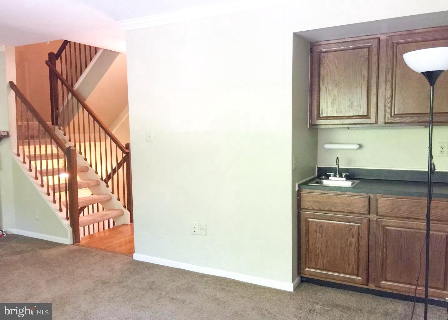 WOODLAND HILLS - Residential Lease