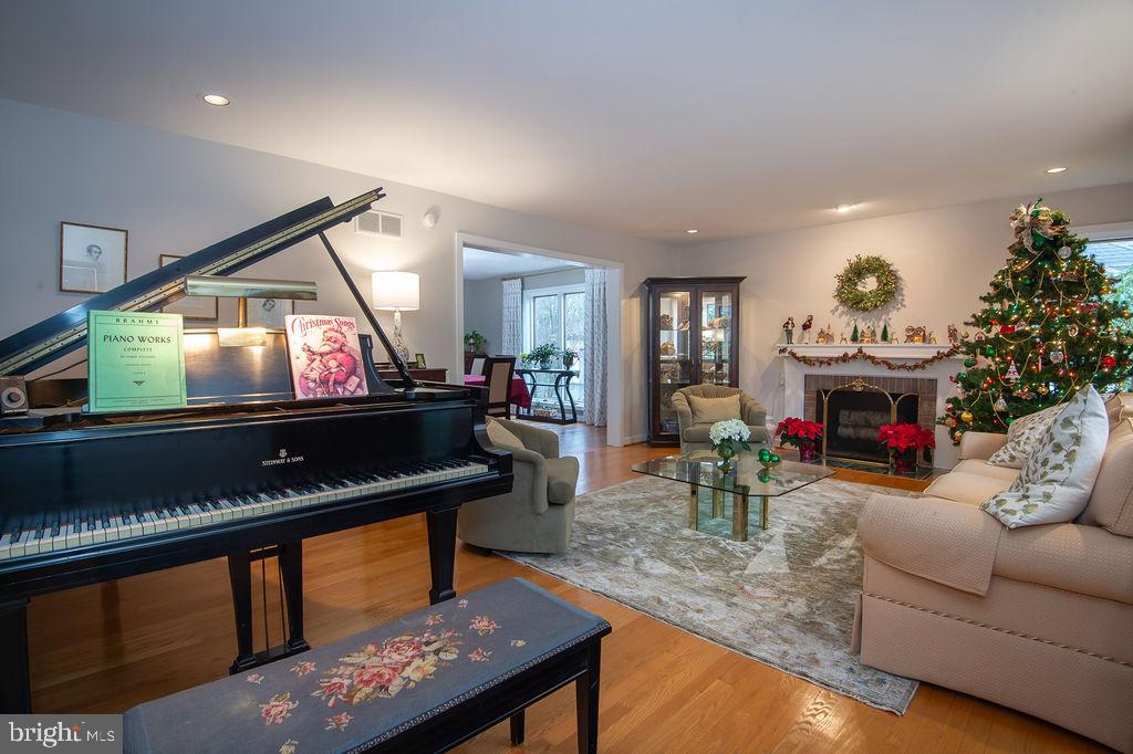 FAIRTHORNE - Residential