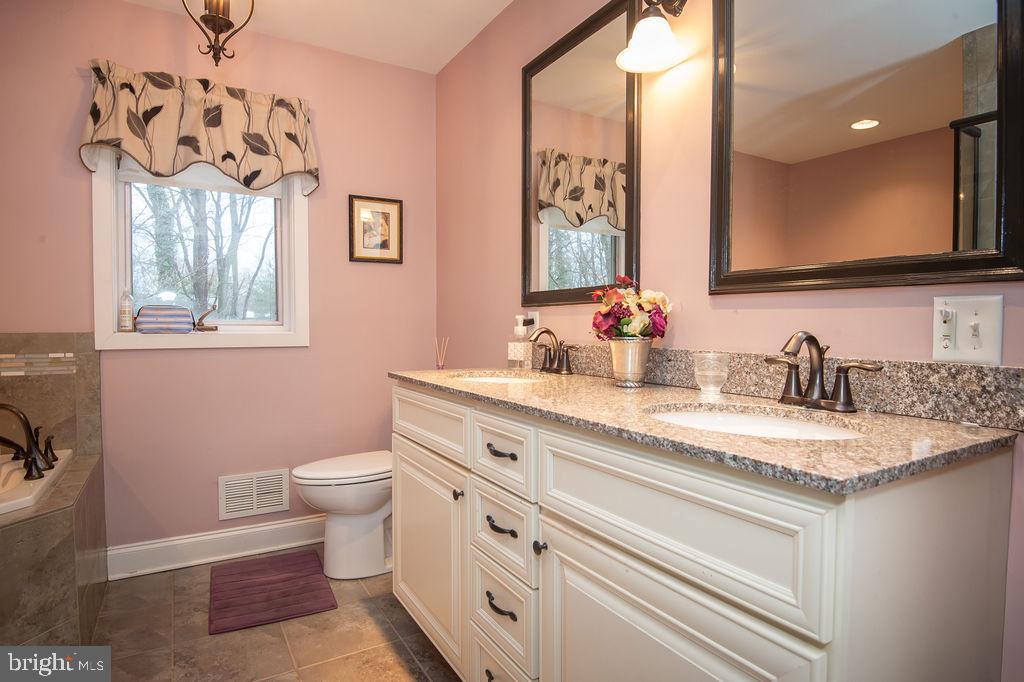 FAIRTHORNE - Residential