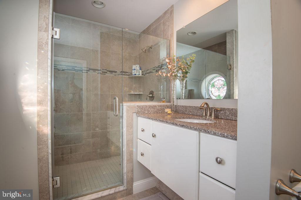 FAIRTHORNE - Residential