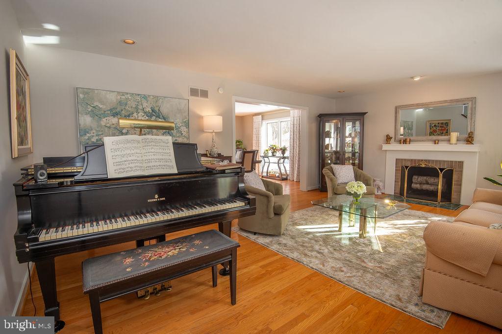 FAIRTHORNE - Residential