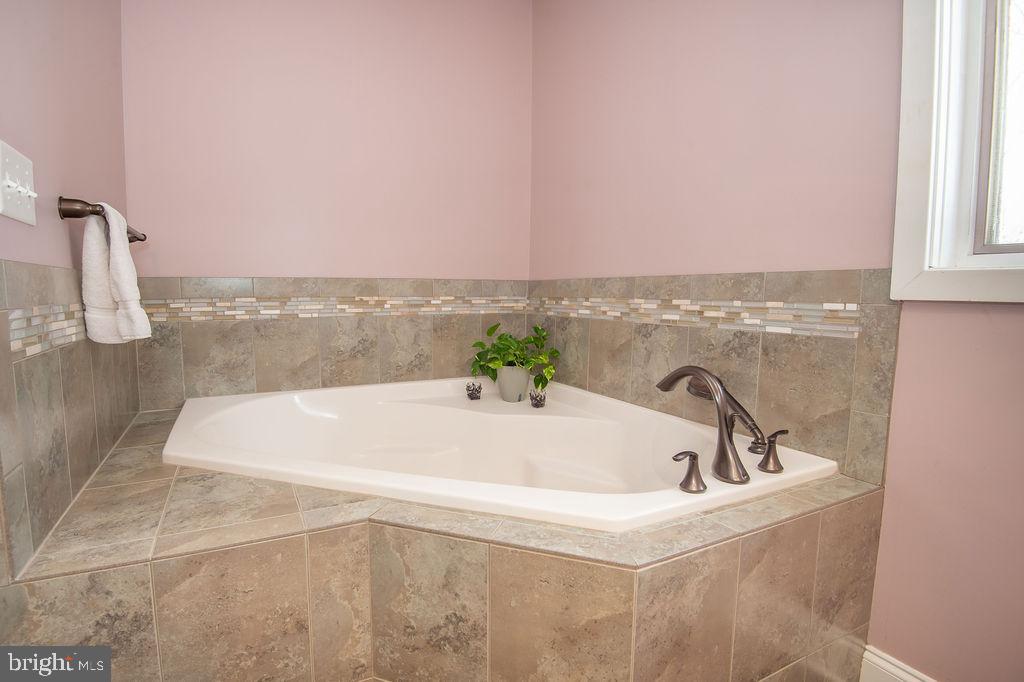 FAIRTHORNE - Residential