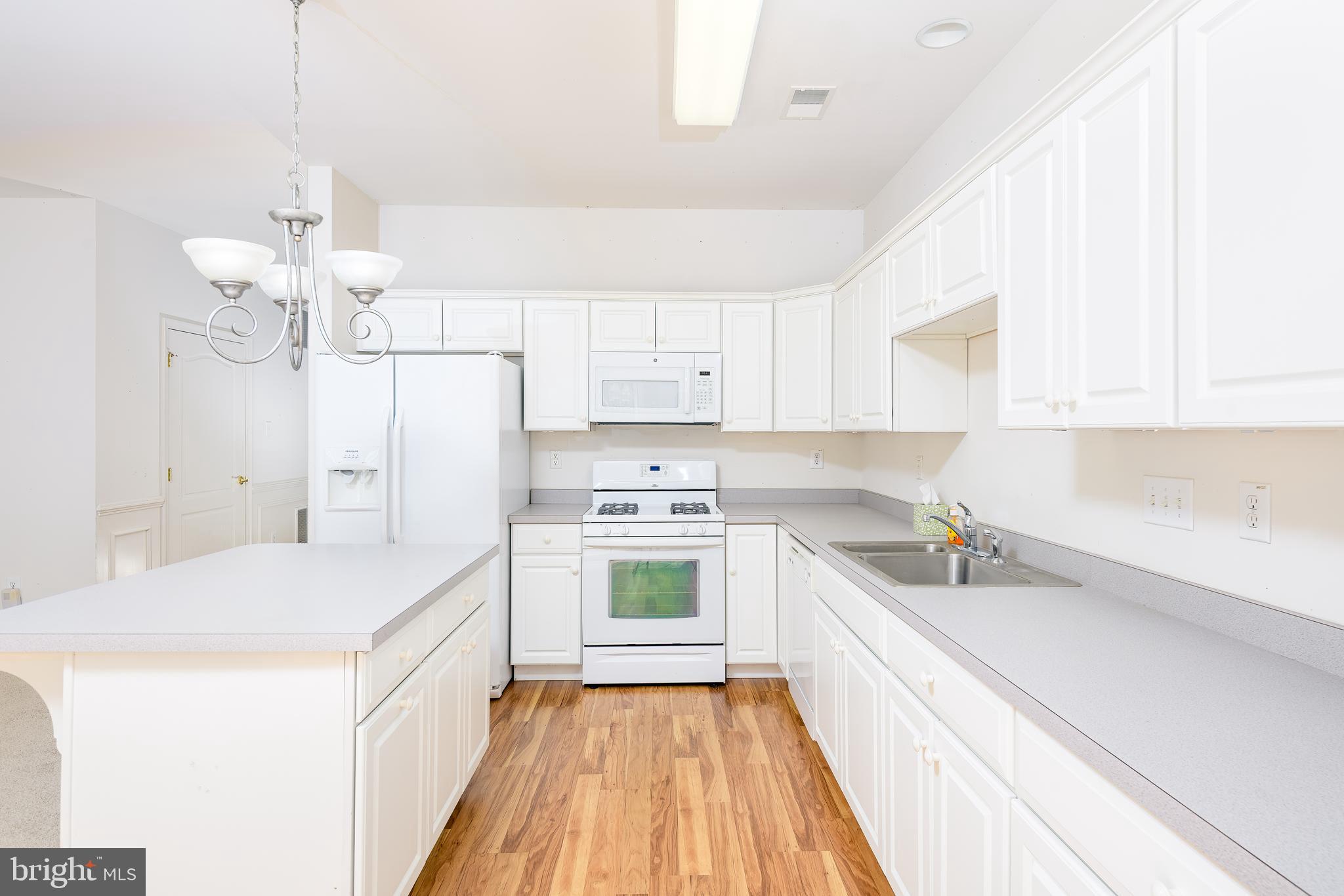 VILLAGES AT HILLVIEW - Residential