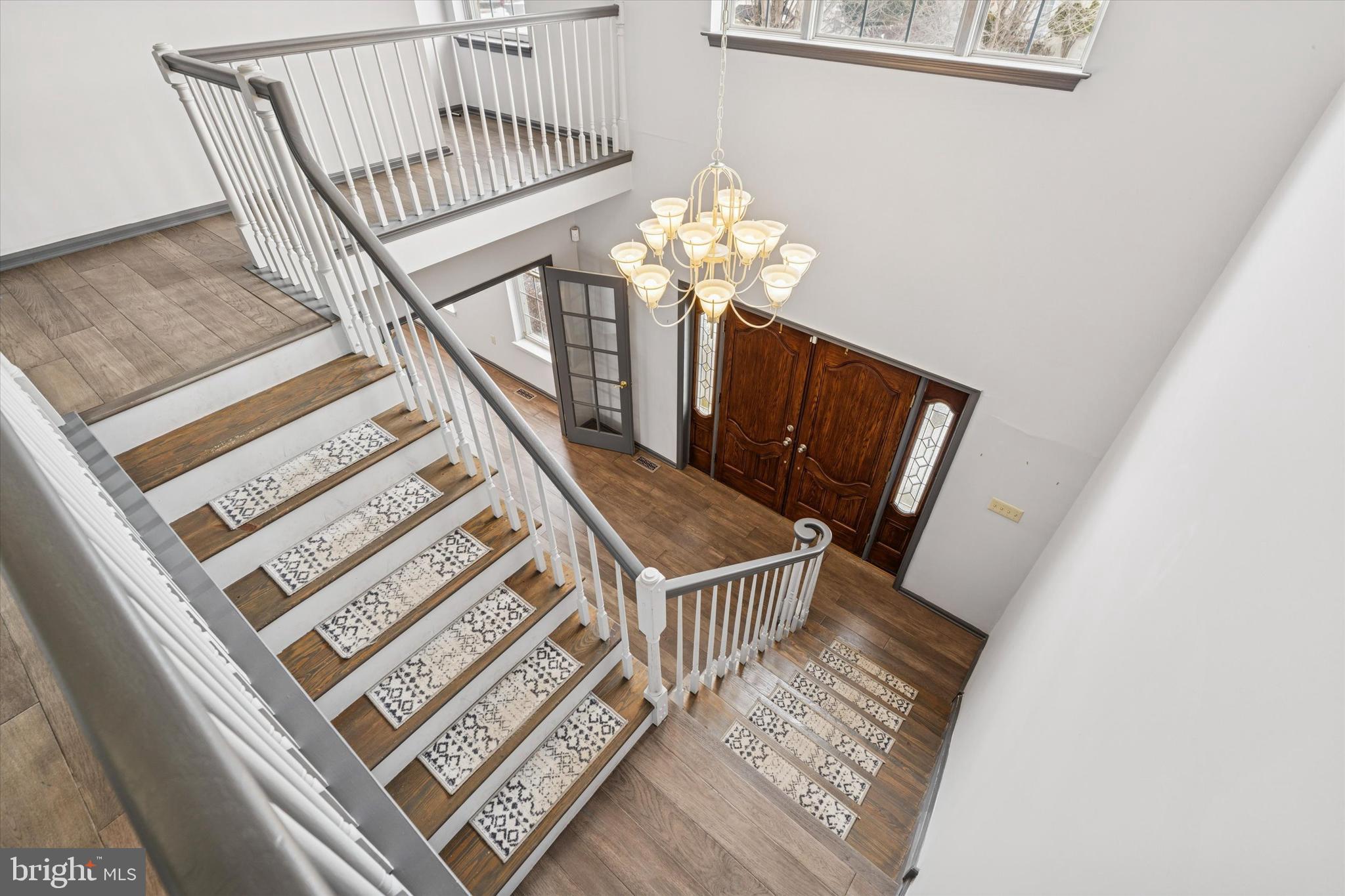 WOODED GLEN - Residential