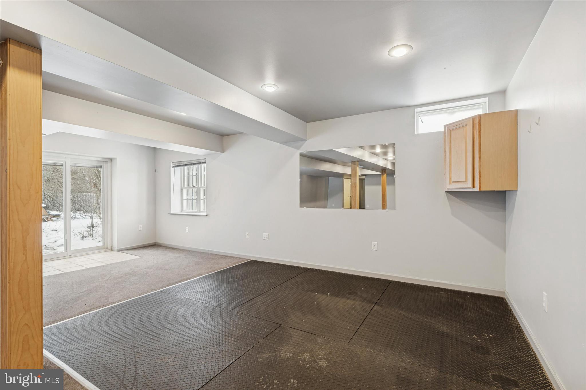 WOODED GLEN - Residential