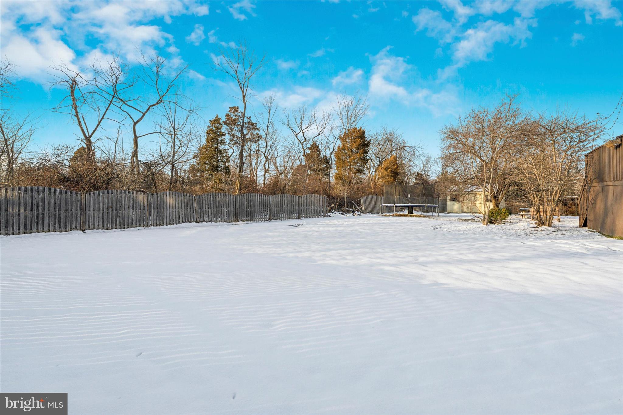 WOODED GLEN - Residential