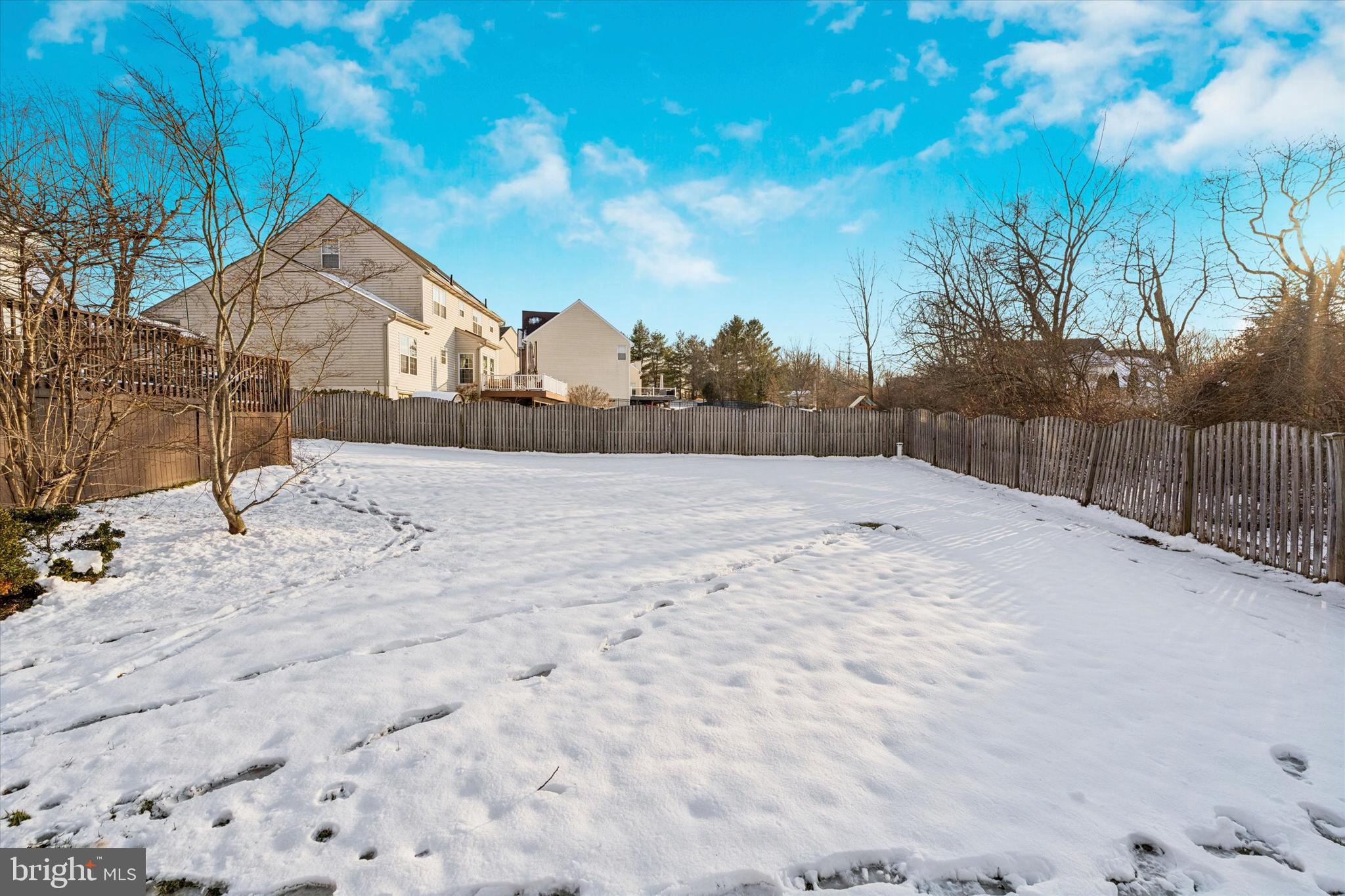 WOODED GLEN - Residential