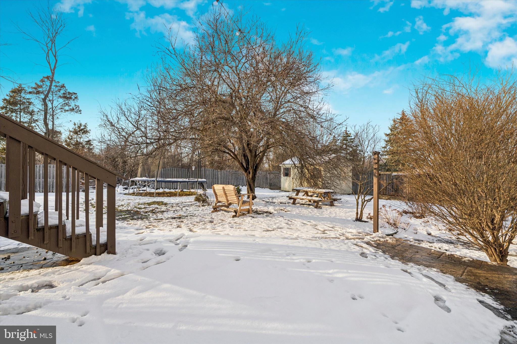 WOODED GLEN - Residential