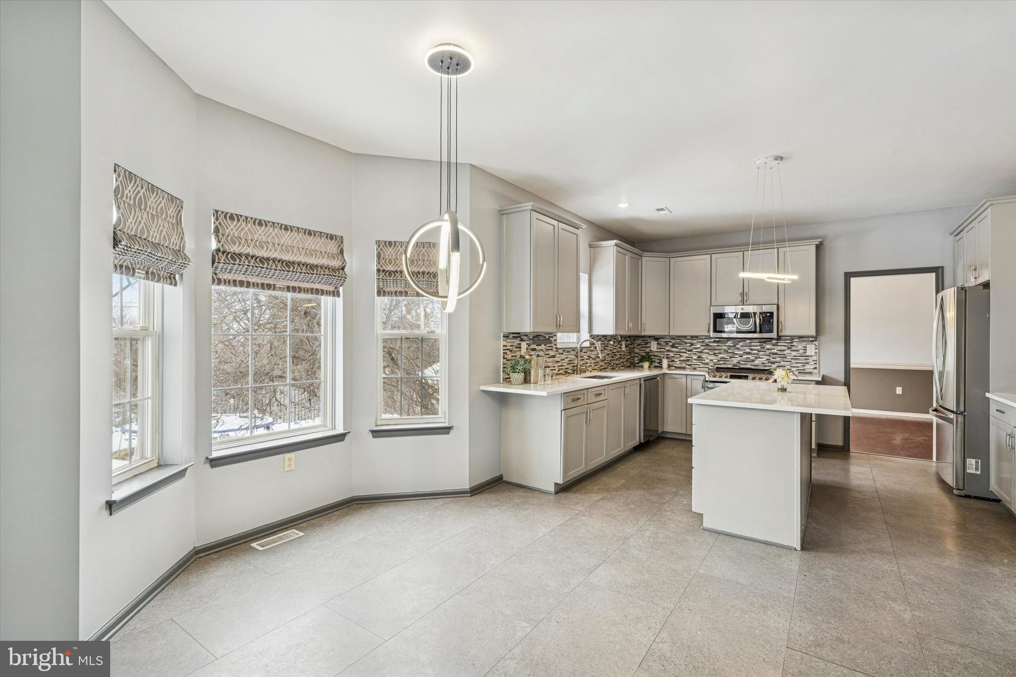 WOODED GLEN - Residential