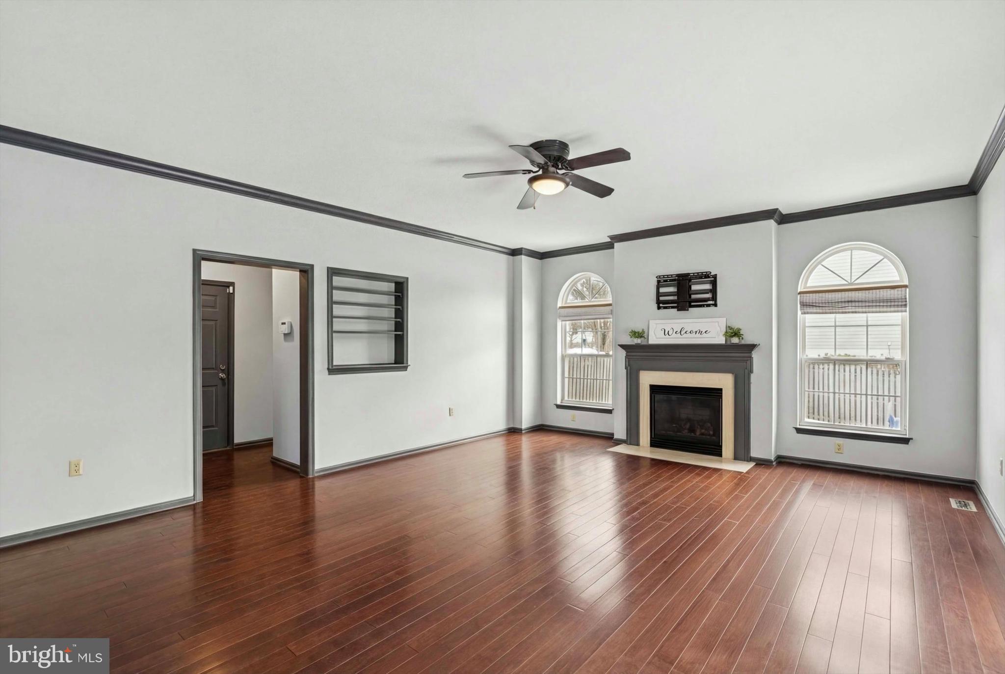 WOODED GLEN - Residential