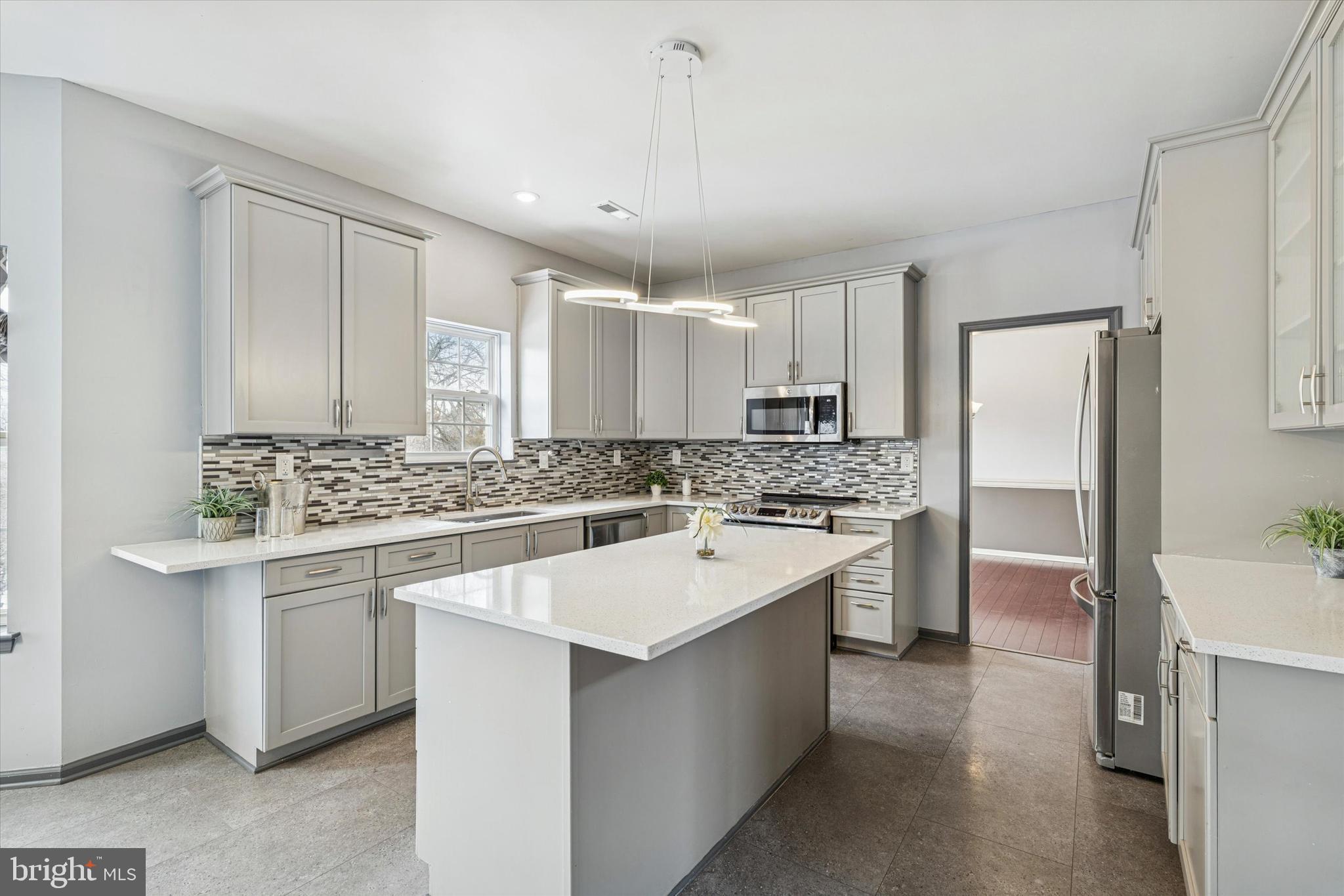 WOODED GLEN - Residential