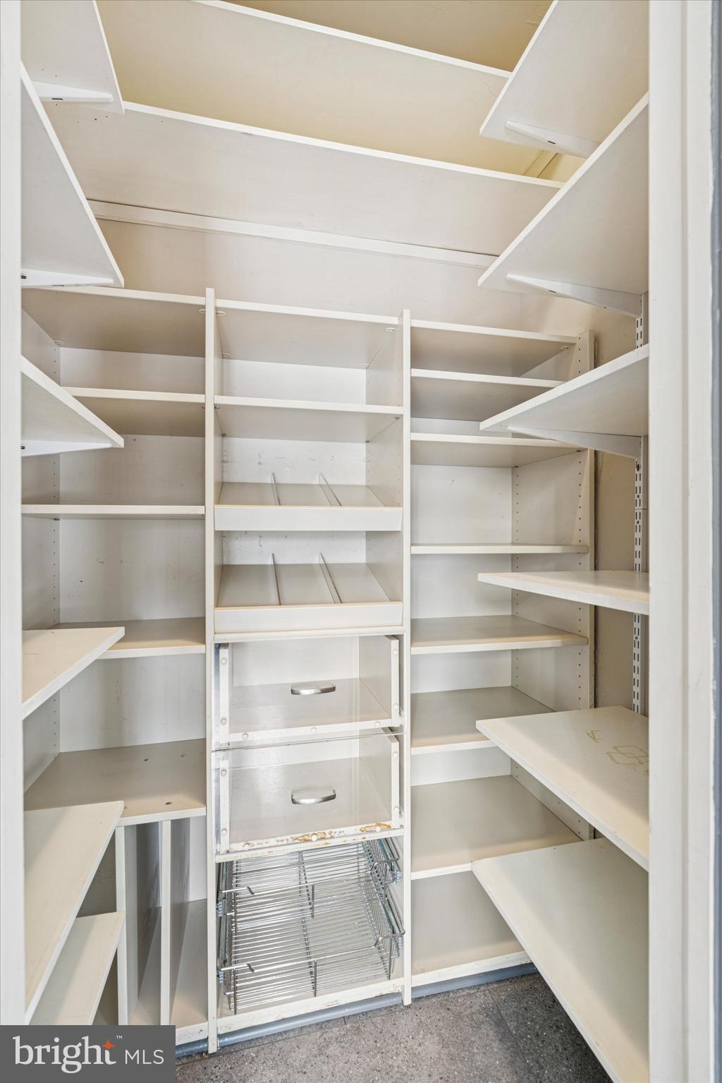 WOODED GLEN - Residential