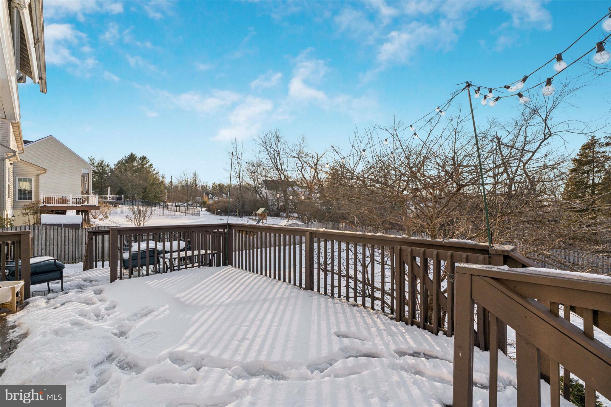 WOODED GLEN - Residential