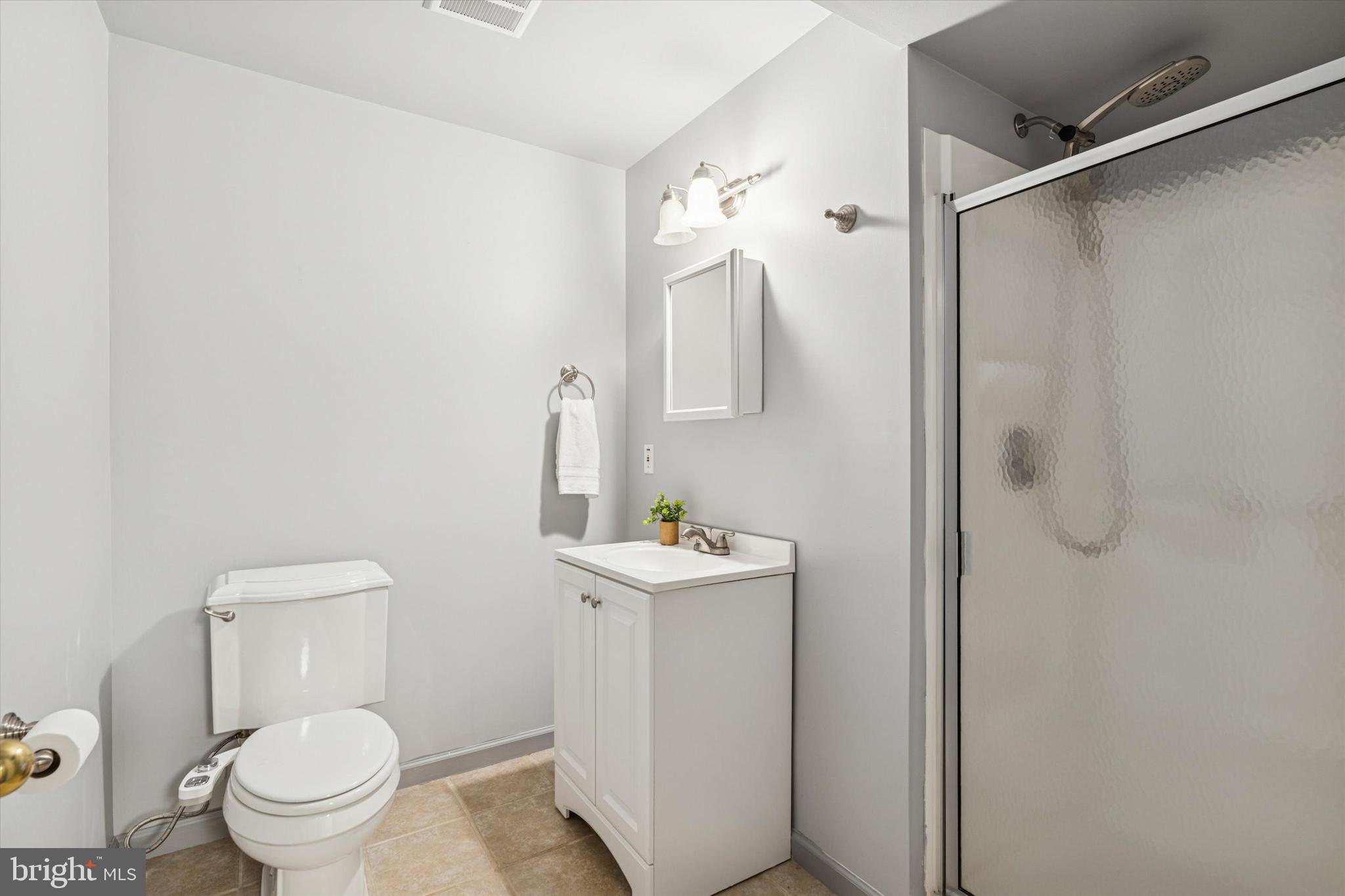 WOODED GLEN - Residential