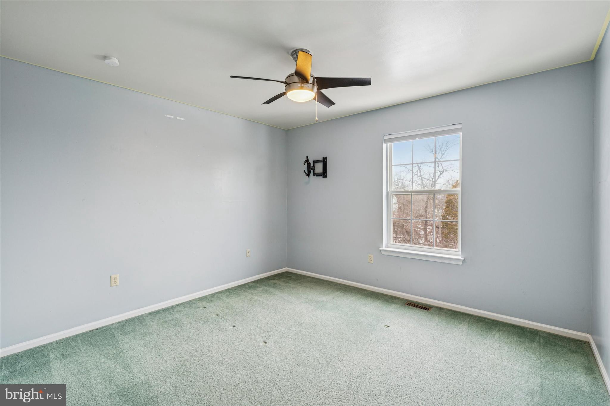 WOODED GLEN - Residential