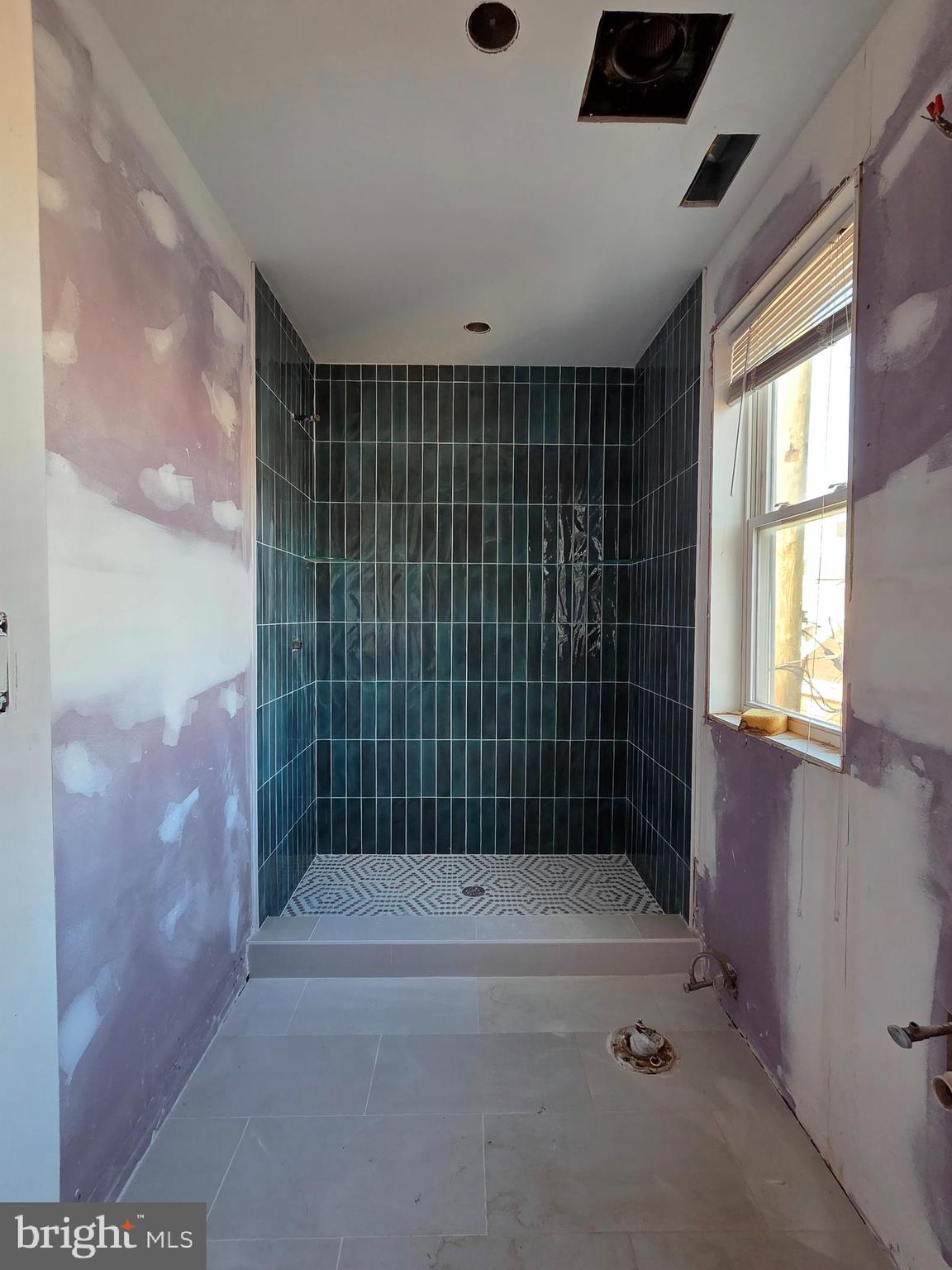 DICKINSON NARROWS - Residential