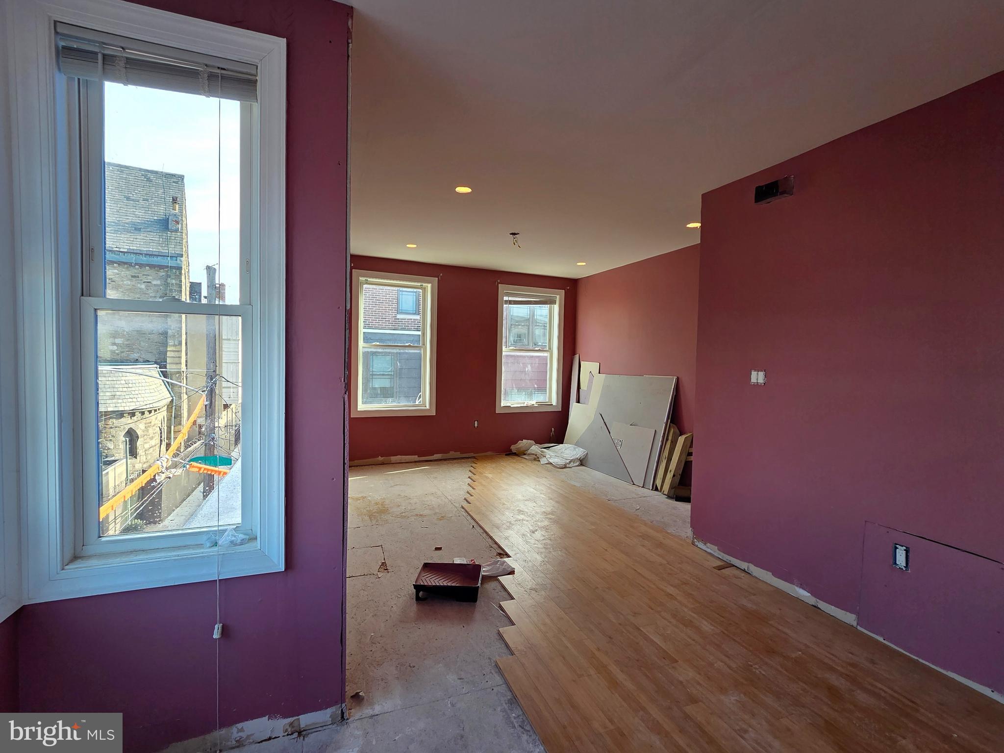 DICKINSON NARROWS - Residential