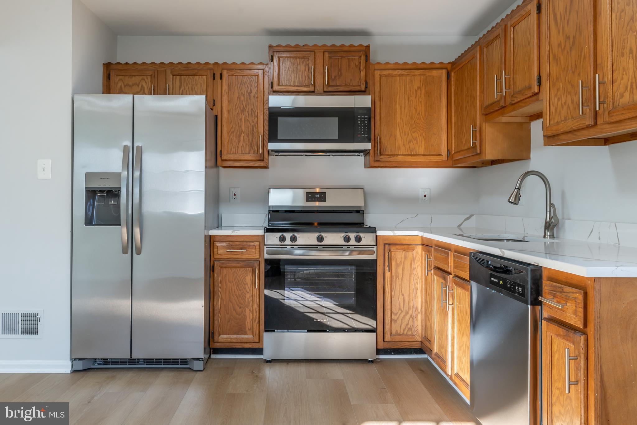 HIDDEN LAKE - Residential