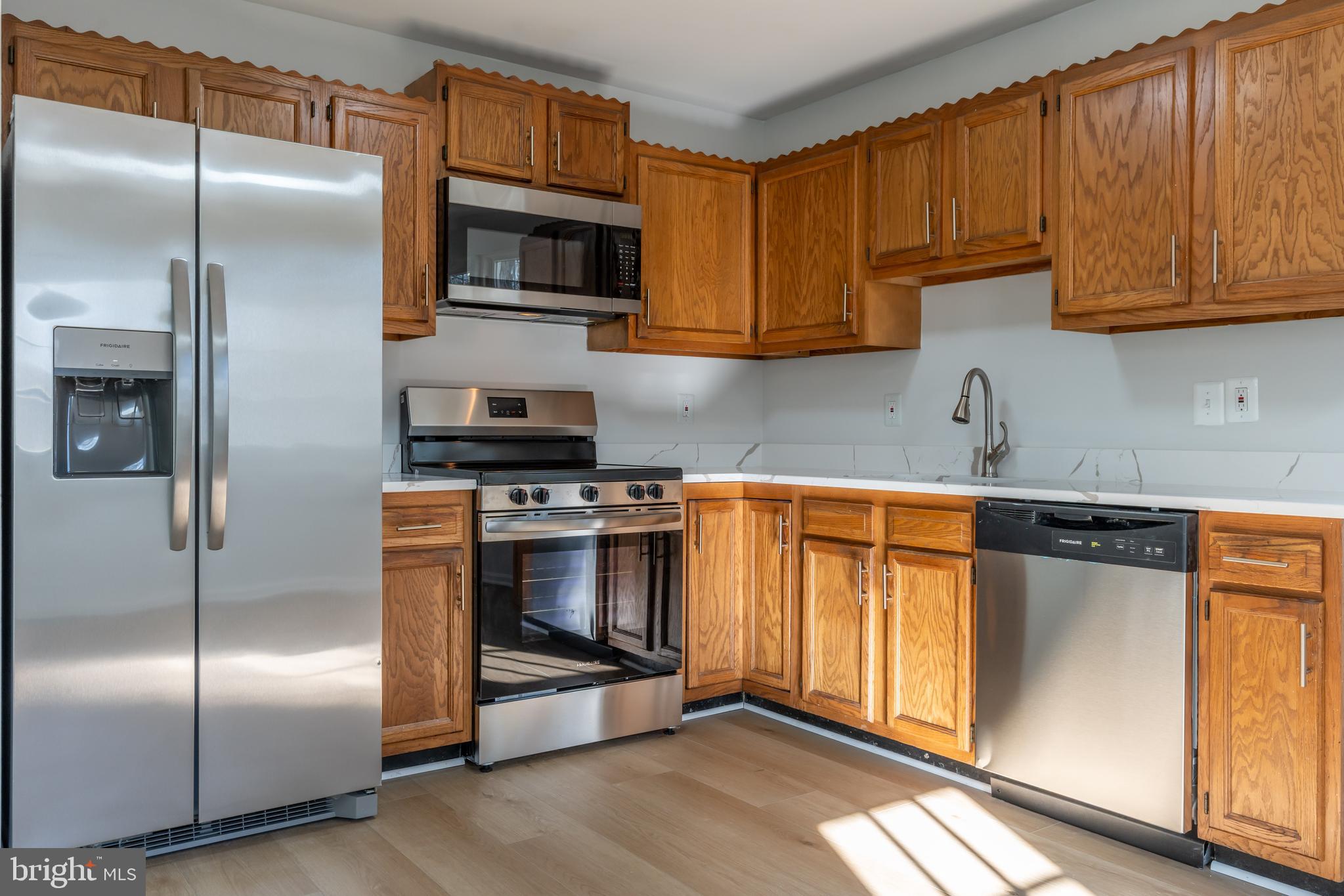 HIDDEN LAKE - Residential