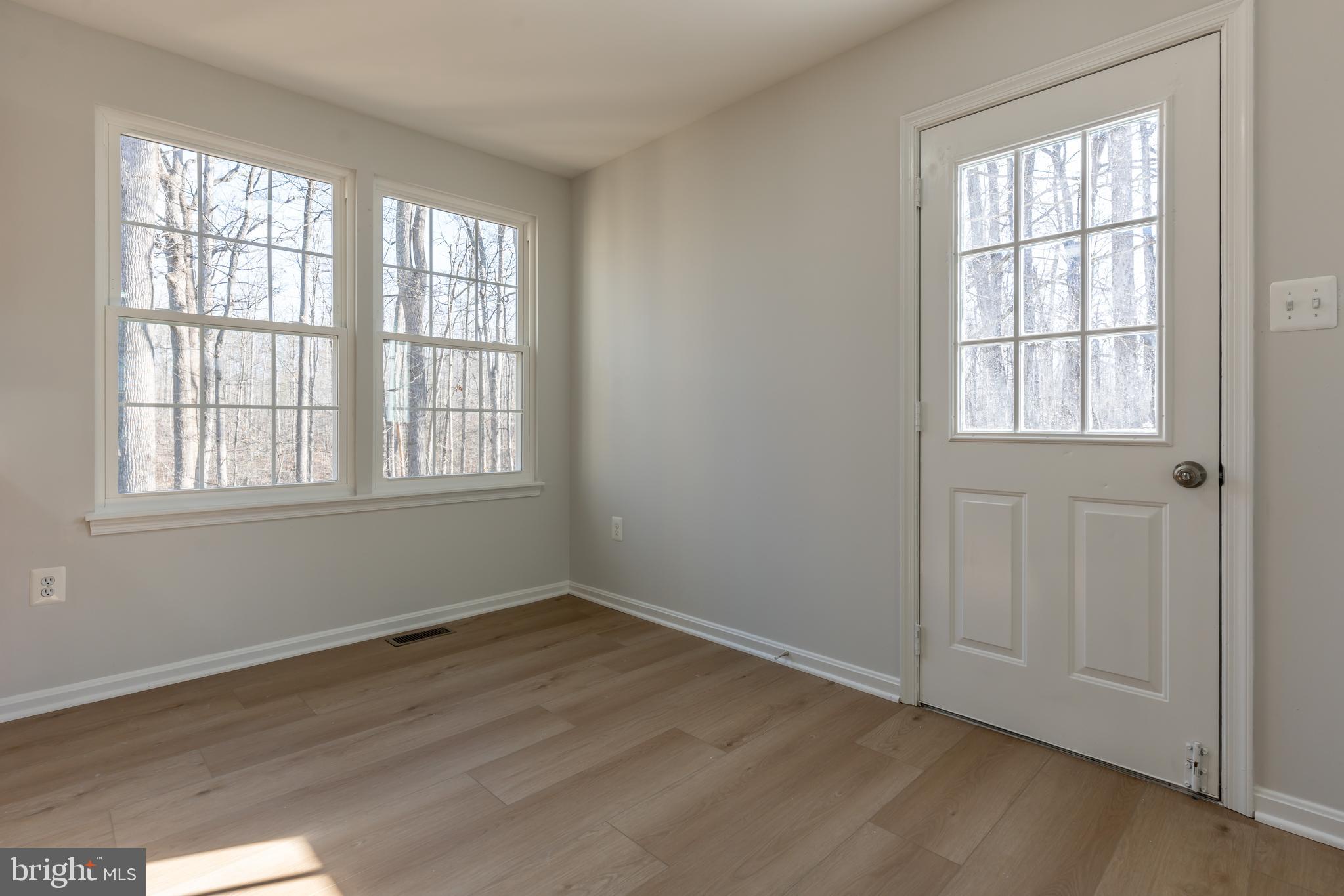 HIDDEN LAKE - Residential